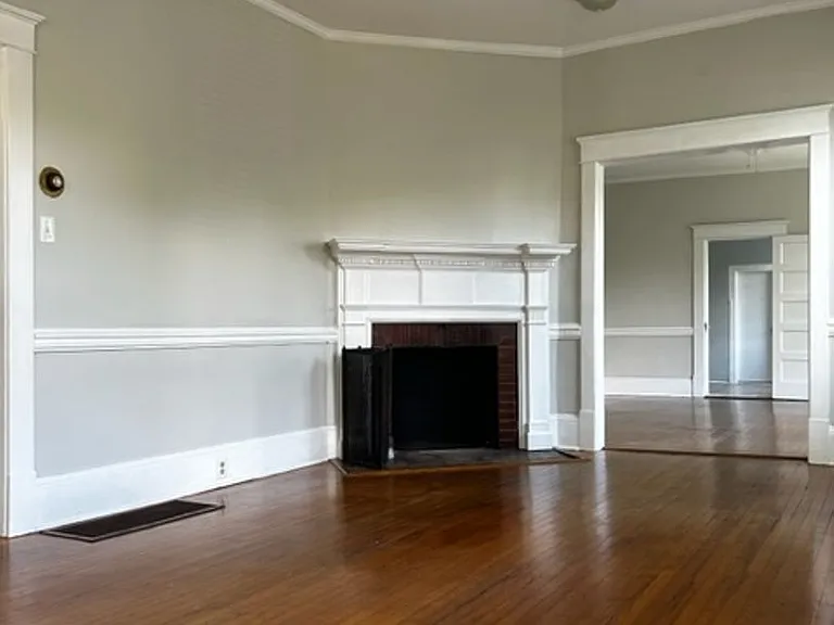 412 Johnson St — Photo 5