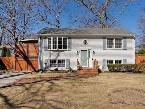 51 Cove Ave, Barrington, RI 02806