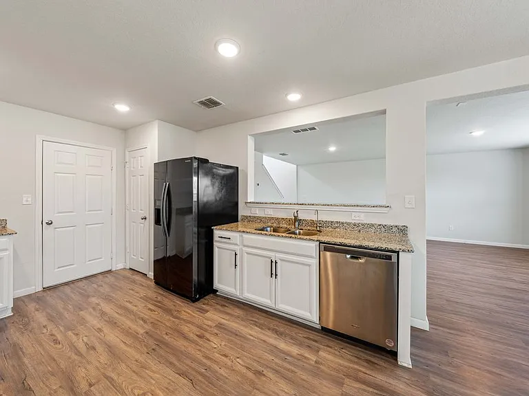 6231 Antares — Photo 13