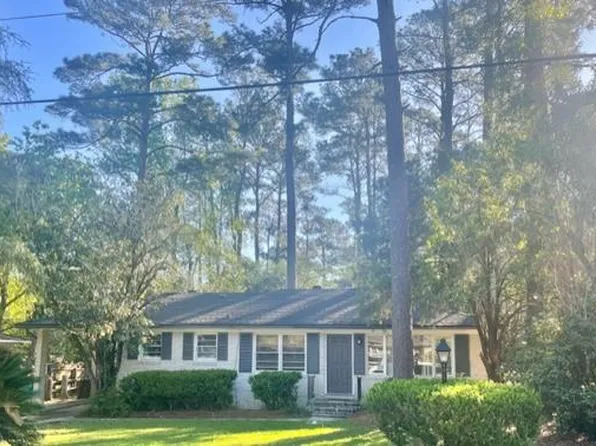 2221 White Oak Dr, Valdosta, GA 31602