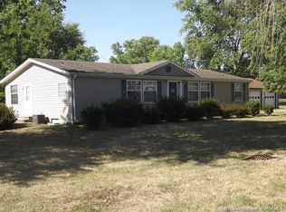300 E Frank St, Mitchell, IN 47446