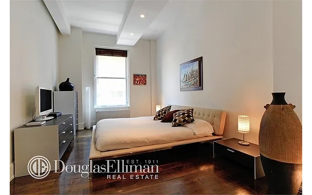 Rented by Douglas Elliman | media 7