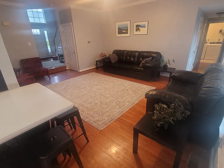11201 Yardley Ct — Photo 7