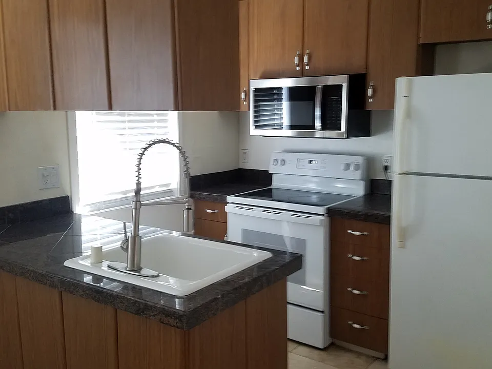 1351 Castlemont Ave #8