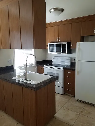 1351 Castlemont Ave #8 Photo 1