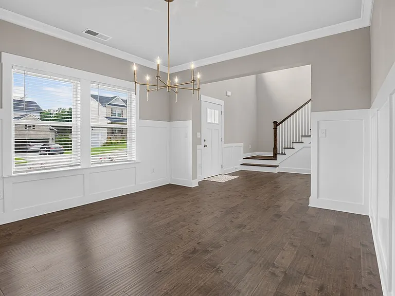 4787 Wellesley Dr — Photo 8