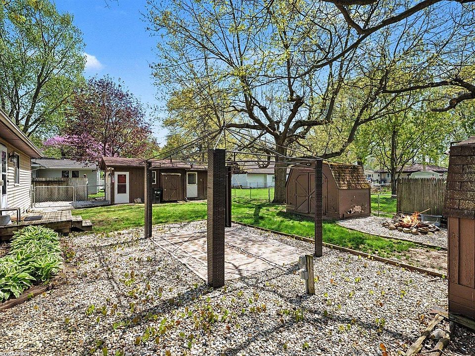 371 Colonial Ln, photo 26