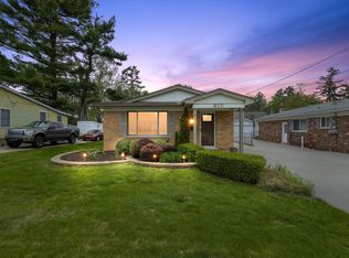 912 1st St, Rochester, MI 48307