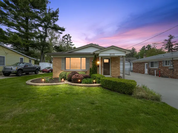 912 1st St, Rochester, MI 48307