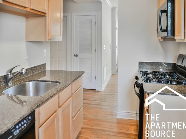 1210 W Waveland Ave #1, Chicago, IL 60613