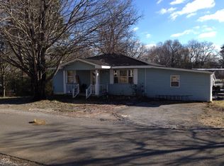 407 Oak Ave, Saint Joseph, TN 38481