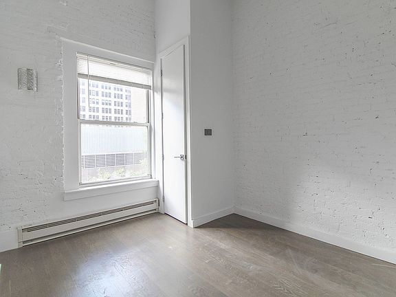 4th image of 111 E 29th St APT 4