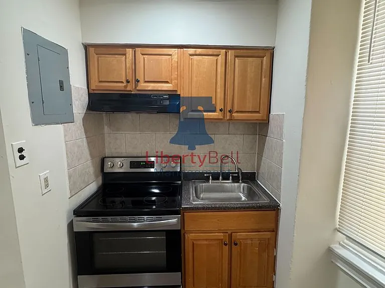 1336 W Hunting Park Ave — Photo 2