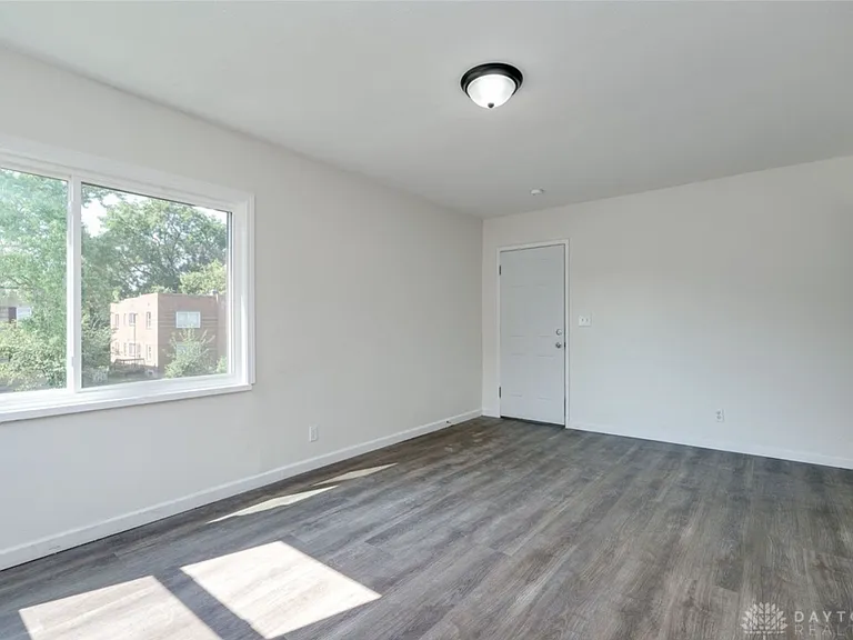 531 Hadley Ave #4 — Photo 8