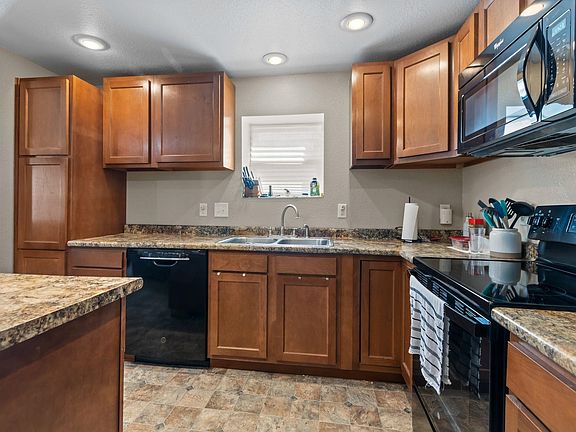 2nd image of 206 E Spring St