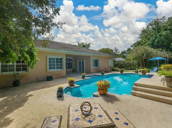 16002 SW 84th Ct, Palmetto Bay, FL 33157