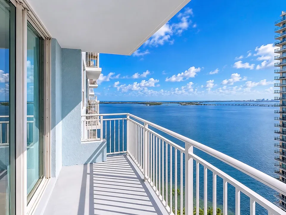 1150 Brickell Bay Dr #509