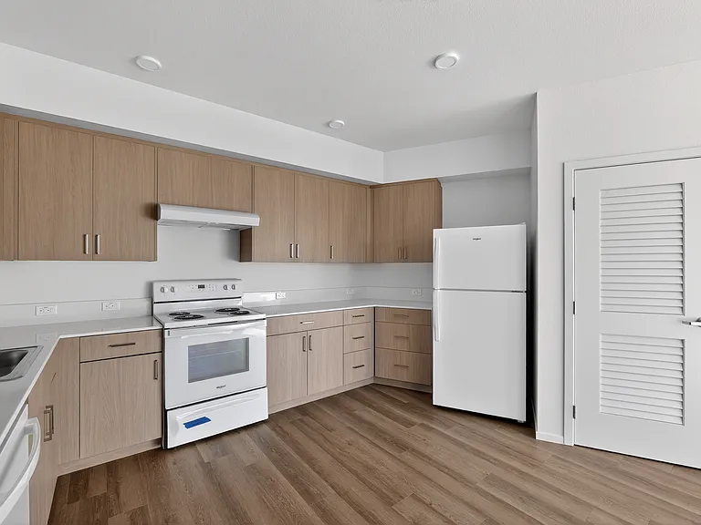 Dry Creek Crossing Apartments — Photo 53