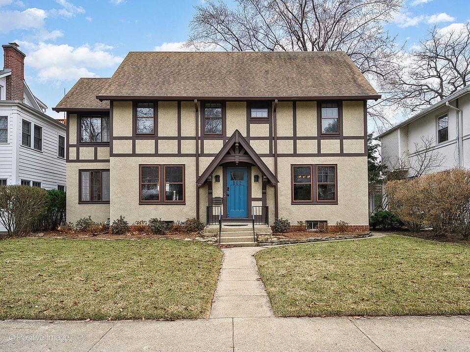 1st image of 802 Clinton Pl