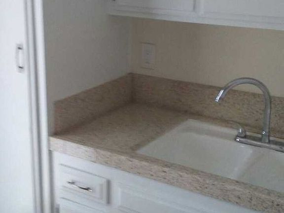 3rd image of 1933 Hornblend St APT 23