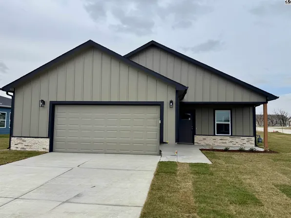 1034 Clubhouse Dr, McPherson, KS 67460