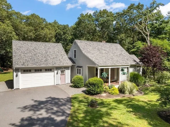 121 Howland Rd, Lakeville, MA 02347