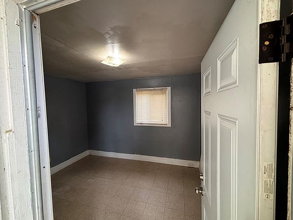 3rd image of 315 E Ferguson Avenue