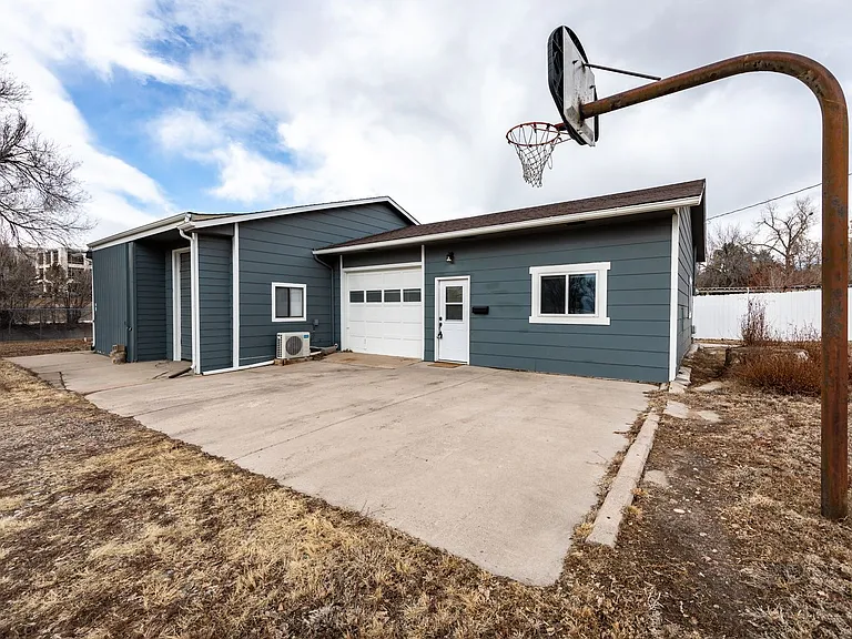 3800 1/2 Templeton Gap Rd — Photo 34