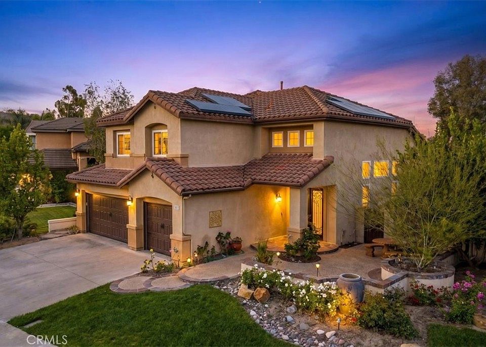 1st image of 6 Tessera Ave
