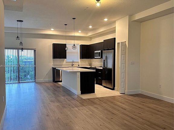 2nd image of 10437 NW 82nd St #37