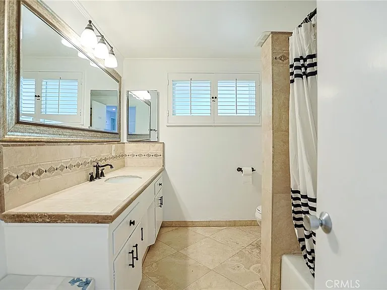 1200 W Rowan St — Photo 27