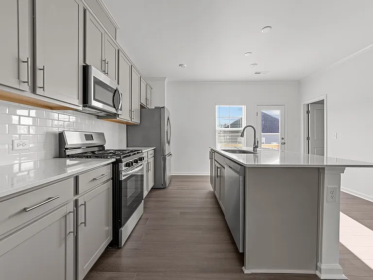 825 Basswood Glen Trl — Photo 9