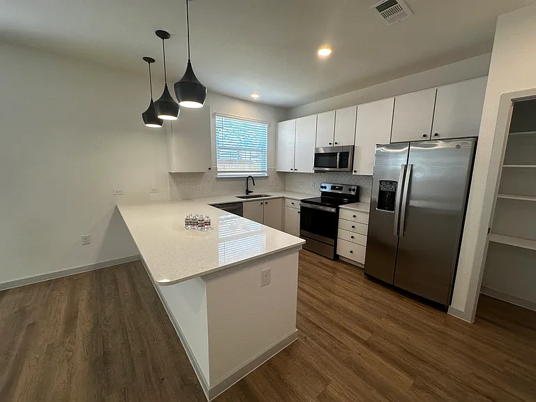 Barbarosa Rd — Photo 14