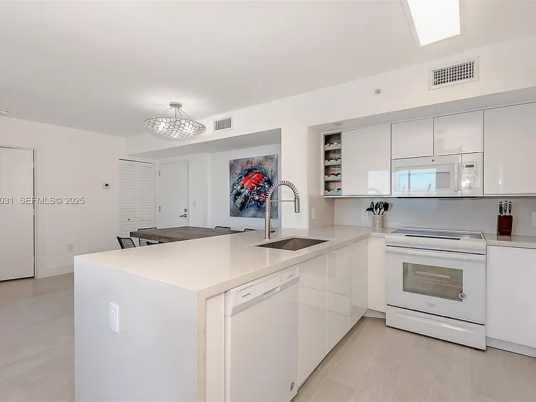 90 Alton Rd #2410 — Photo 10