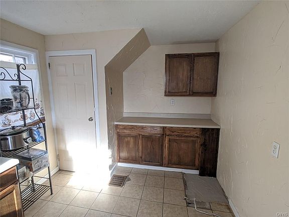 4th image of 125 Rockland Ave