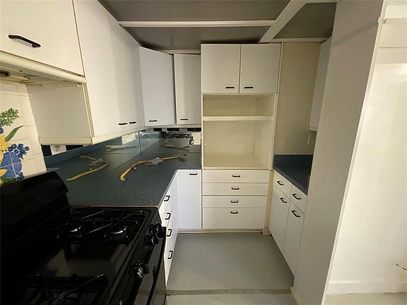 4th image of 4729 Meench Dr