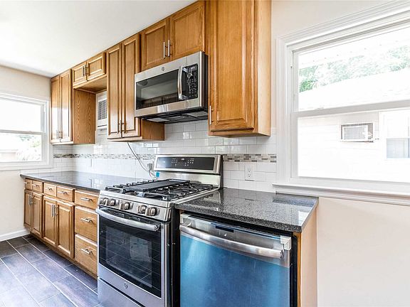 4th image of 24 Polk Ave