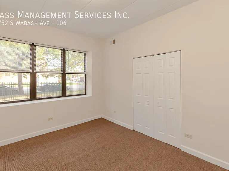 4752 S Wabash Ave #106 — Photo 6