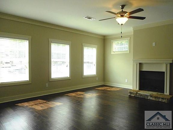 3rd image of 1547 Lincoln Dr