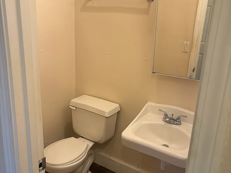 1021 S Roane St #1 — Photo 5