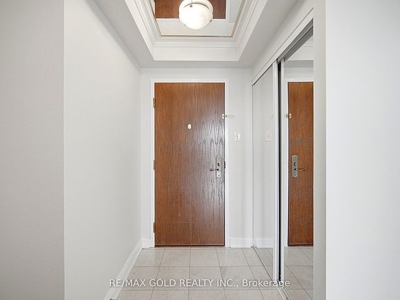 4th image of 22 Hanover Rd #1908