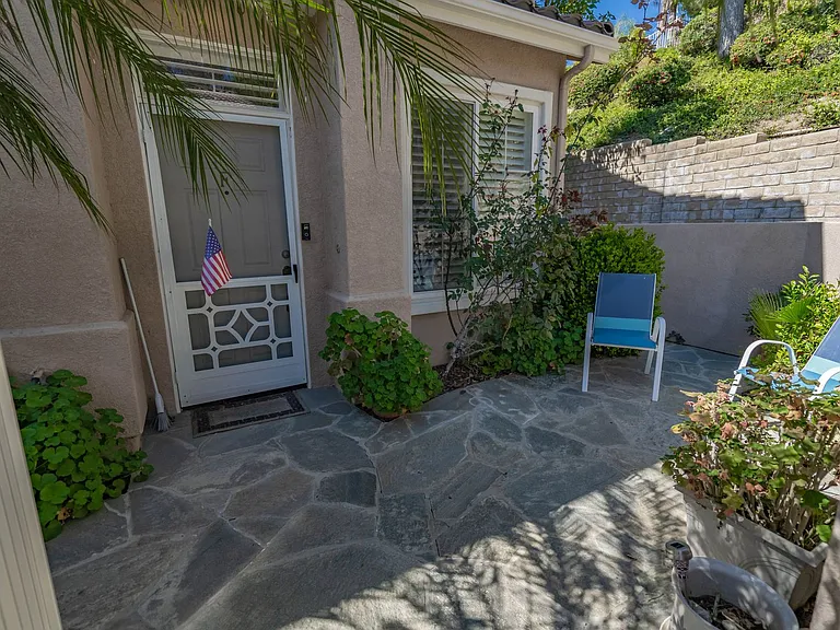 25745 Perlman Pl #F — Photo 2
