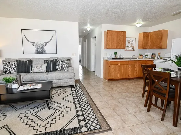 Plaza Heights, 401 Plaza Heights Rd #15f185ce7, Marshalltown, IA 50158