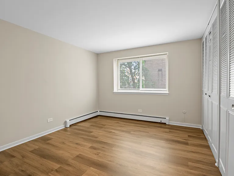 5450 n Winthrop — Photo 14