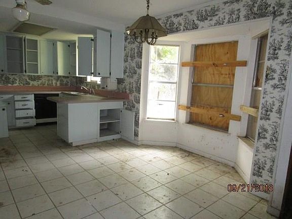 4th image of 5829 Denise Dr