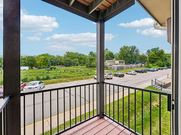 River Ridge Apartments — Photo 7