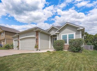 1806 Curtis Dr, Greenwood, MO 64034