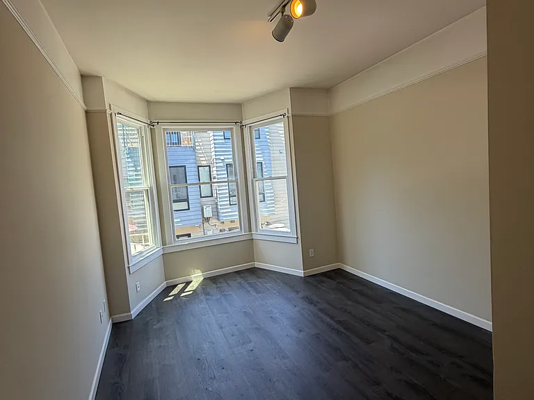 1040 Howard St #7 — Photo 1