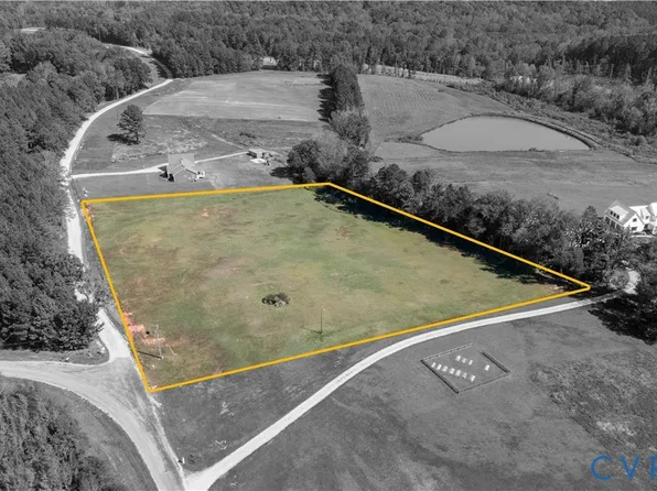 222 Luck Cir, South Hill, VA 23970