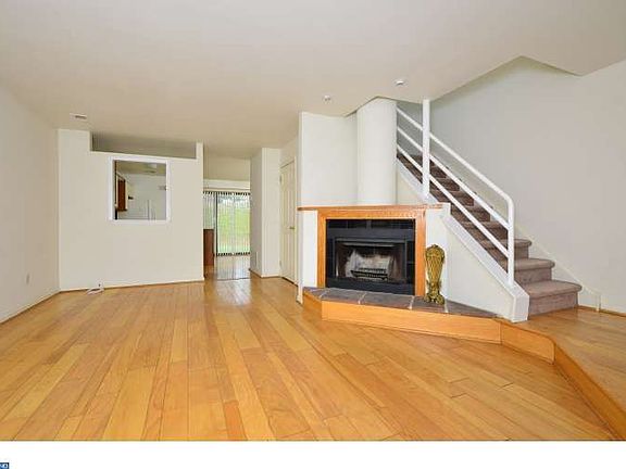 5th image of 37 Flintlock Ln